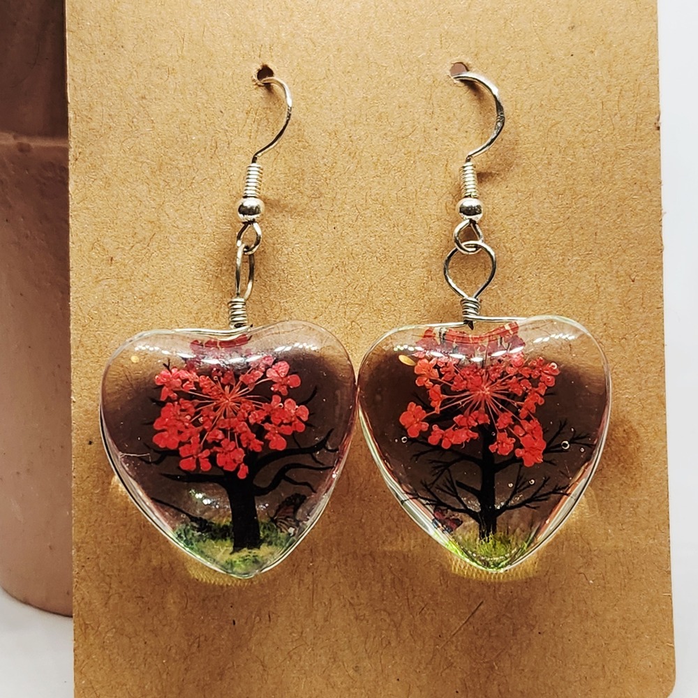 Handmade Heart-Shaped Tree with Red‎ Blossoms Dangle Earrings NEW Ladies Casual - Picture 2 of 8